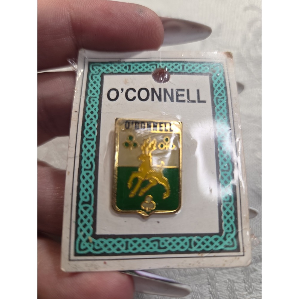 O'Connell Irish Family Crest Coat of Arms Enamel Lapel Pin Badge on Card